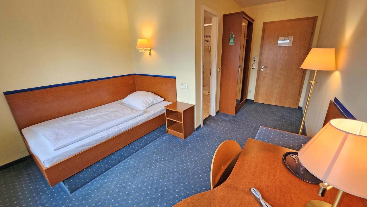 Hotel Amadeus Dresden Neustadt Exteriör bild