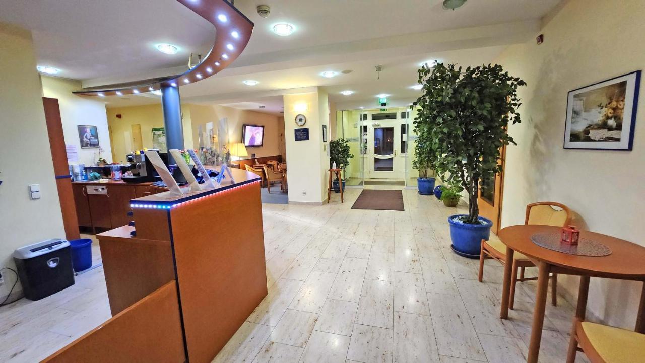 Hotel Amadeus Dresden Neustadt Exteriör bild