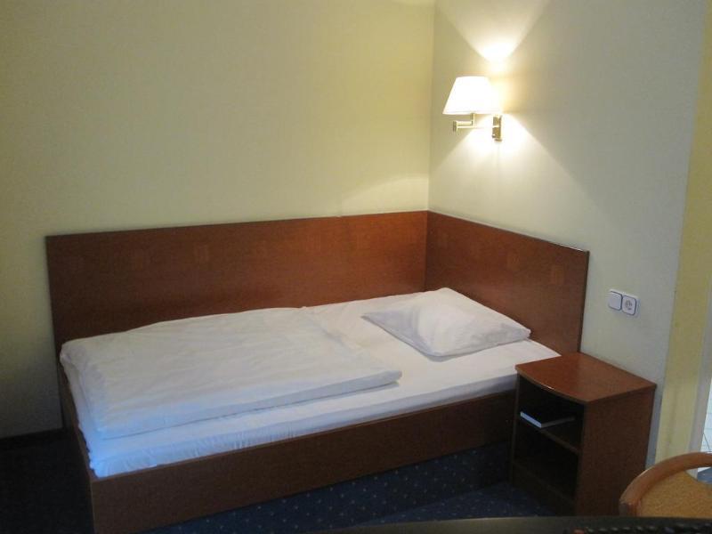 Hotel Amadeus Dresden Neustadt Exteriör bild